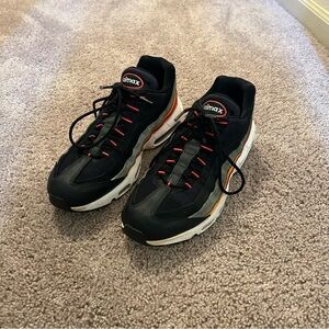 Nike Air Max 95 Essential Black Sneakers Ocean Cube Men’s Size 11 AT9865